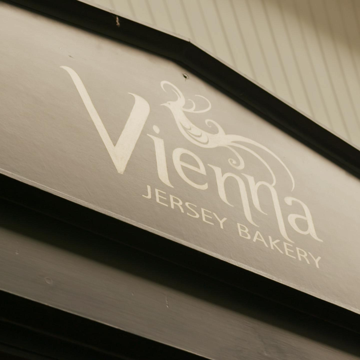 VIENNA BAKERY .00 00 01 00.Still001