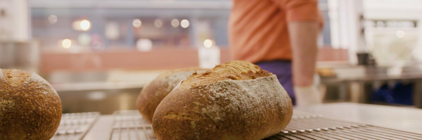 VIENNA BAKERY .00 01 30 22.Still018 (1)