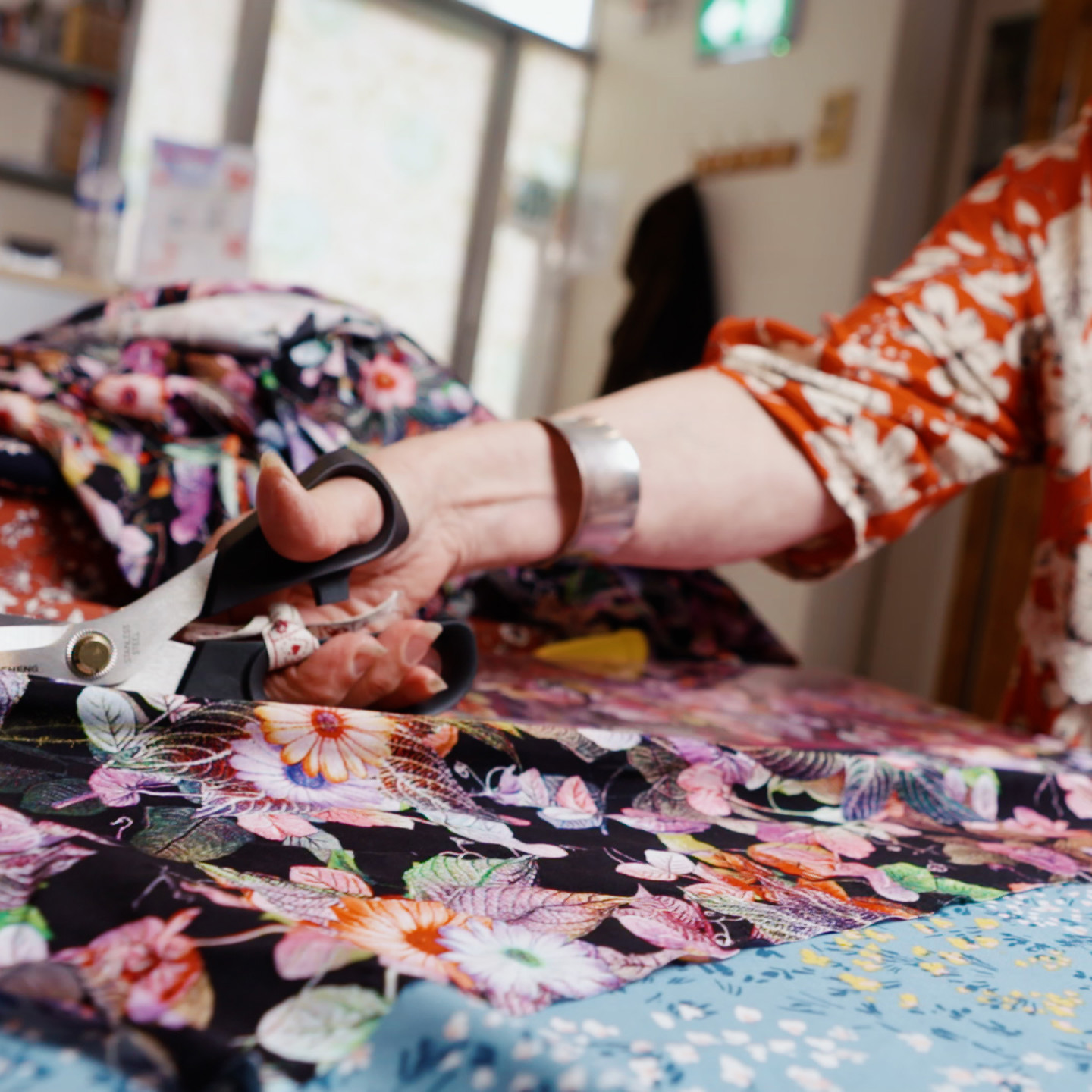 RACHEL's TEXTILES .00 02 14 21.Still162 (1)